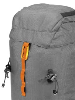 Exped Core 25 Rucksack -Draussen Geschäft core 25 biner closure 2